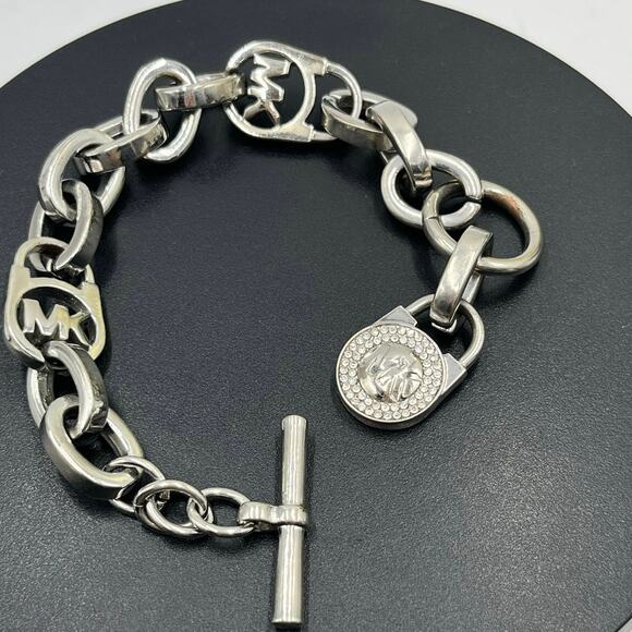 Michael Kors Silver Heritage Fulton Padlock Station Pave Crystal Toggle Bracelet - Picture 1 of 9